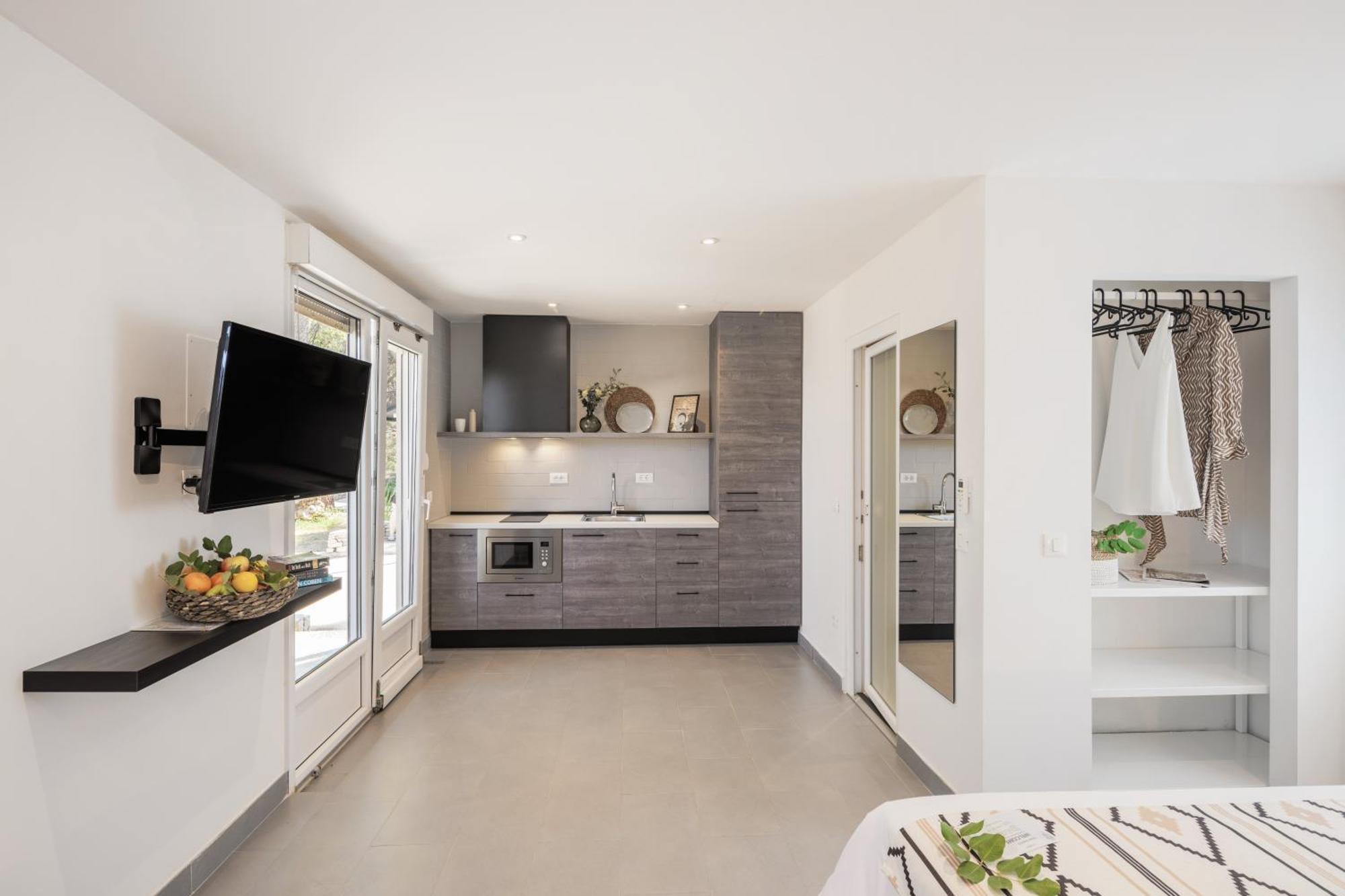 Waterman Beach Village Supetar Εξωτερικό φωτογραφία