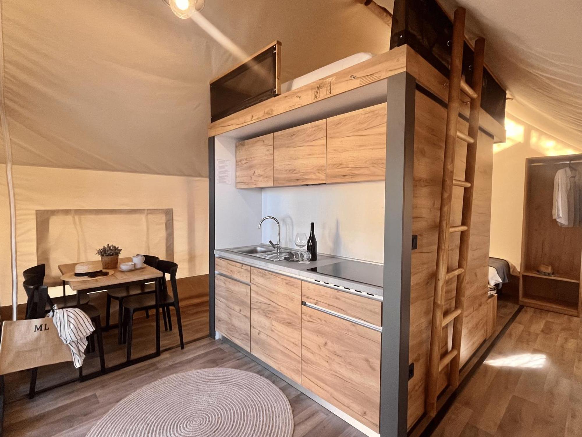 Waterman Beach Village Supetar Εξωτερικό φωτογραφία